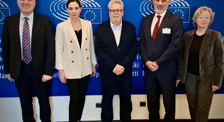 Manşet Resmi